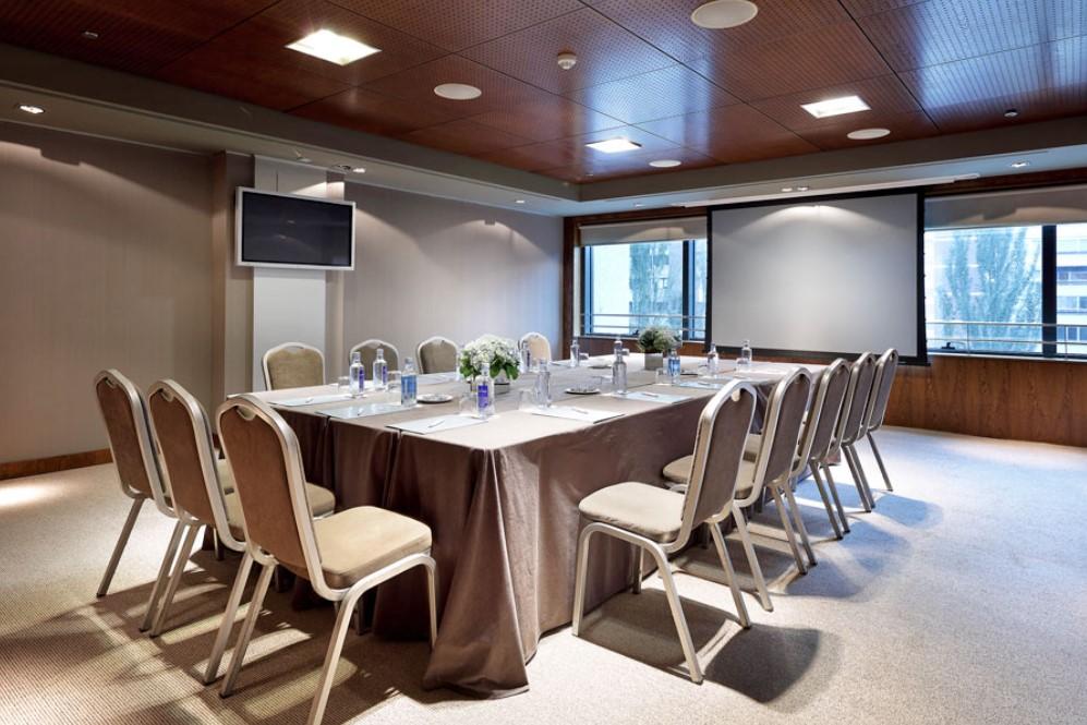 Eurostars Suites Mirasierra Μαδρίτη Εξωτερικό φωτογραφία Meeting room