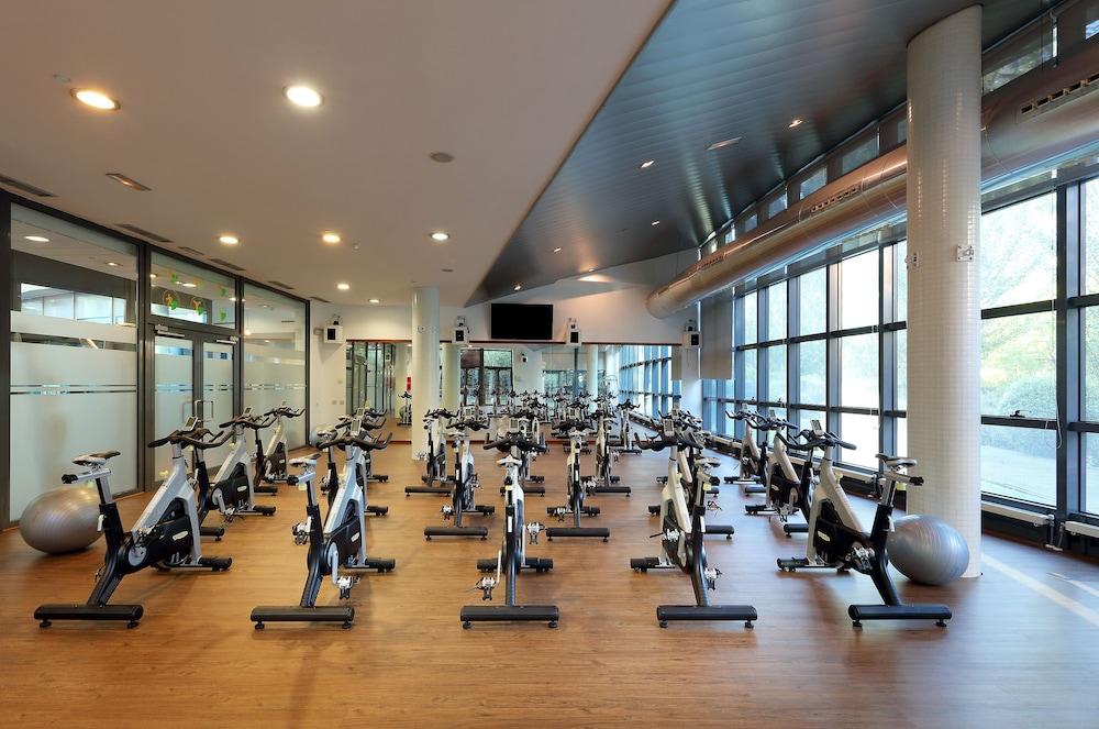 Eurostars Suites Mirasierra Μαδρίτη Εξωτερικό φωτογραφία The gym at the University of Bath