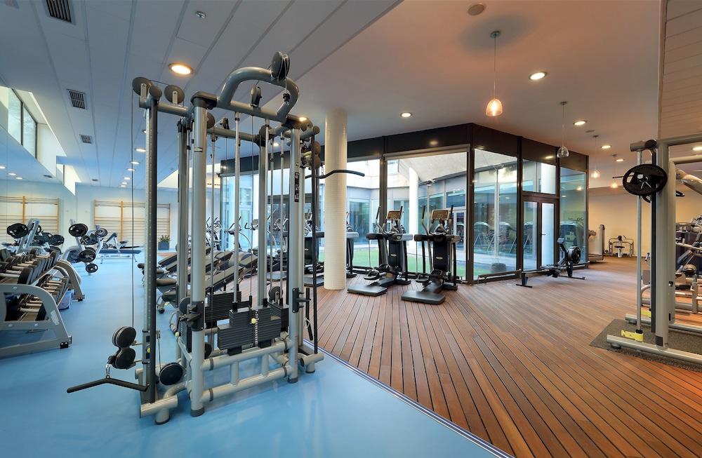 Eurostars Suites Mirasierra Μαδρίτη Εξωτερικό φωτογραφία The gym at the hotel