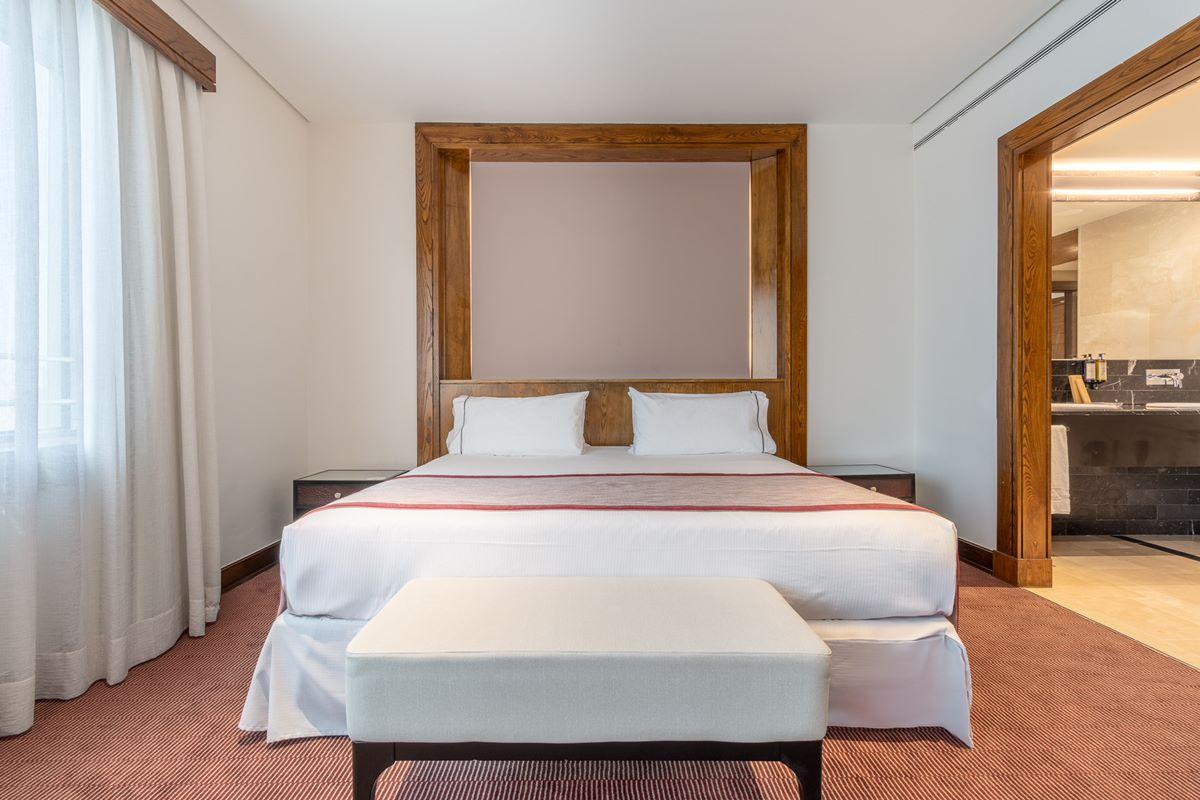 Eurostars Suites Mirasierra Μαδρίτη Εξωτερικό φωτογραφία A bedroom at the hotel
