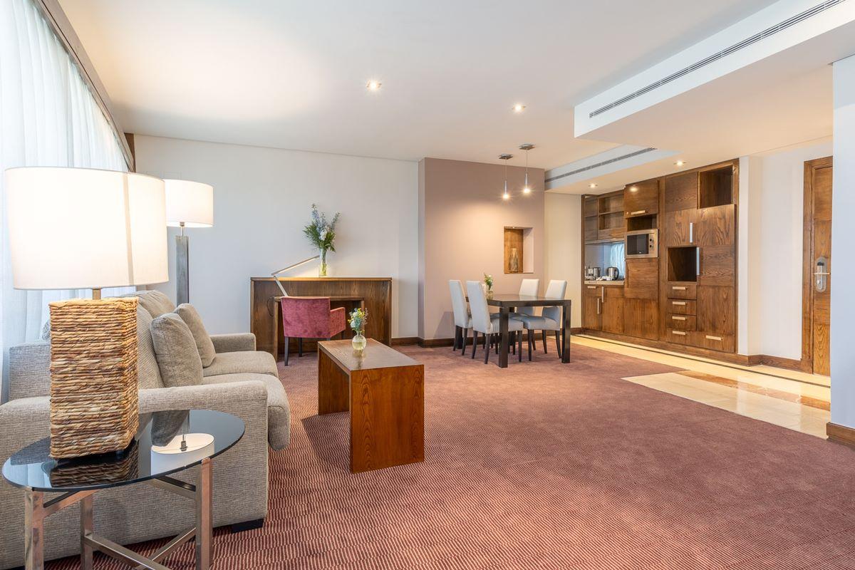 Eurostars Suites Mirasierra Μαδρίτη Εξωτερικό φωτογραφία A suite at the hotel