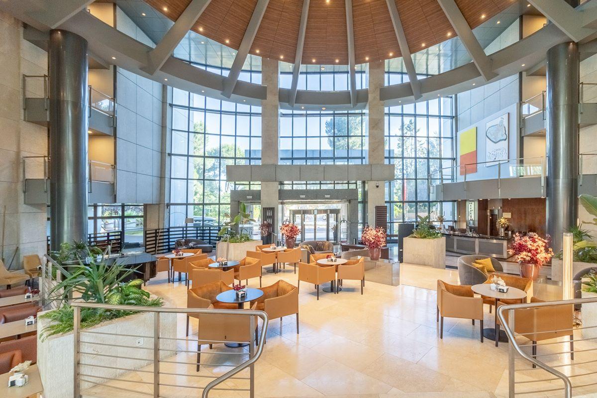 Eurostars Suites Mirasierra Μαδρίτη Εξωτερικό φωτογραφία The lobby of the hotel
