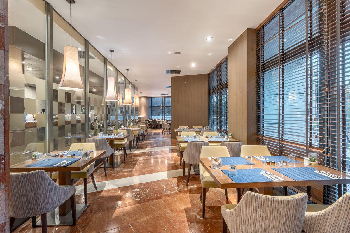 Eurostars Suites Mirasierra Μαδρίτη Εξωτερικό φωτογραφία The restaurant