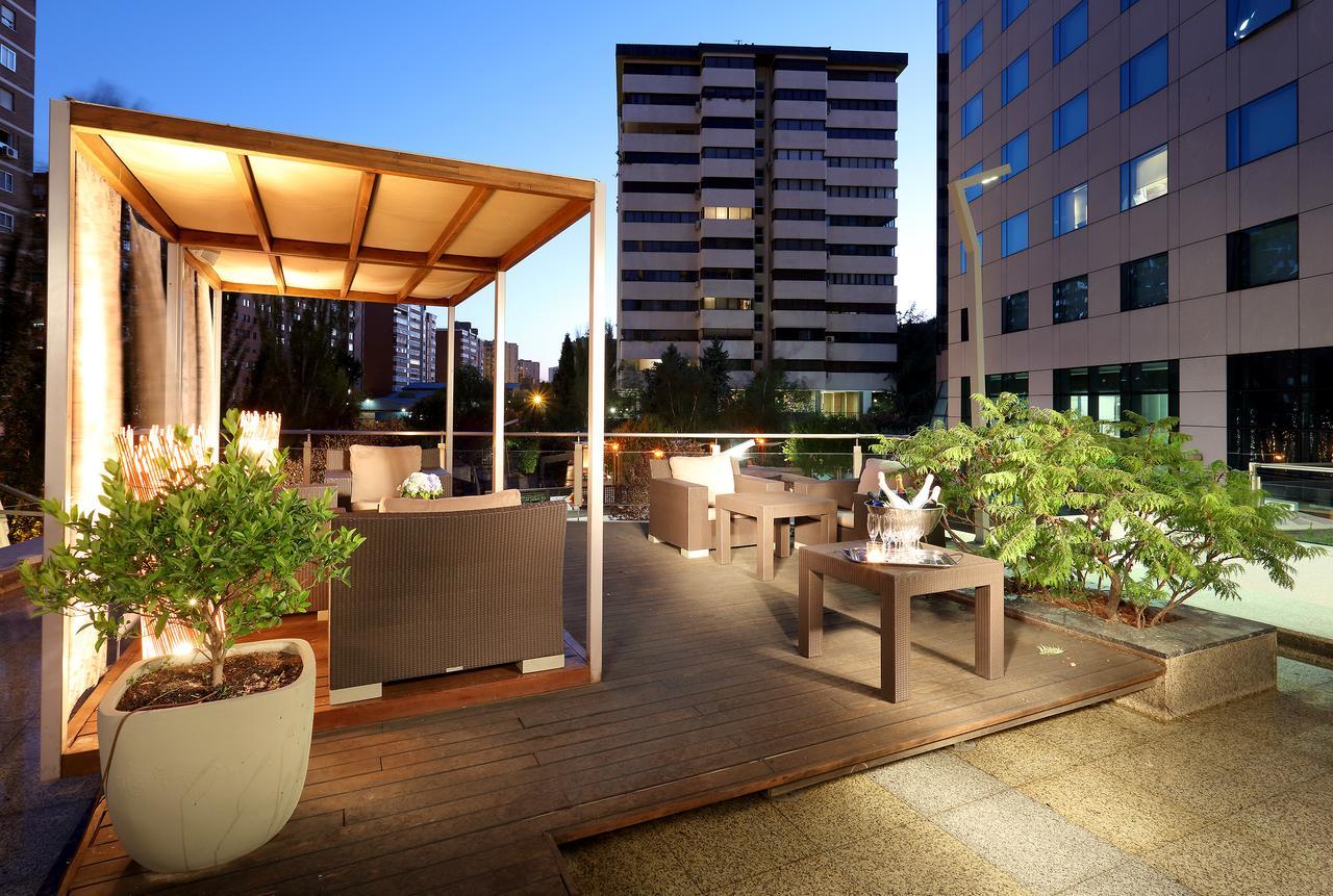 Eurostars Suites Mirasierra Μαδρίτη Εξωτερικό φωτογραφία The rooftop garden at the hotel